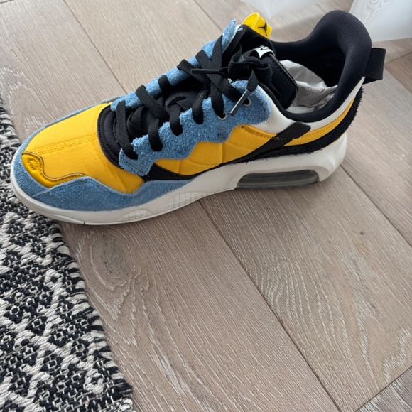 Jordan MA2 “University Gold” - Picture 4 of 8